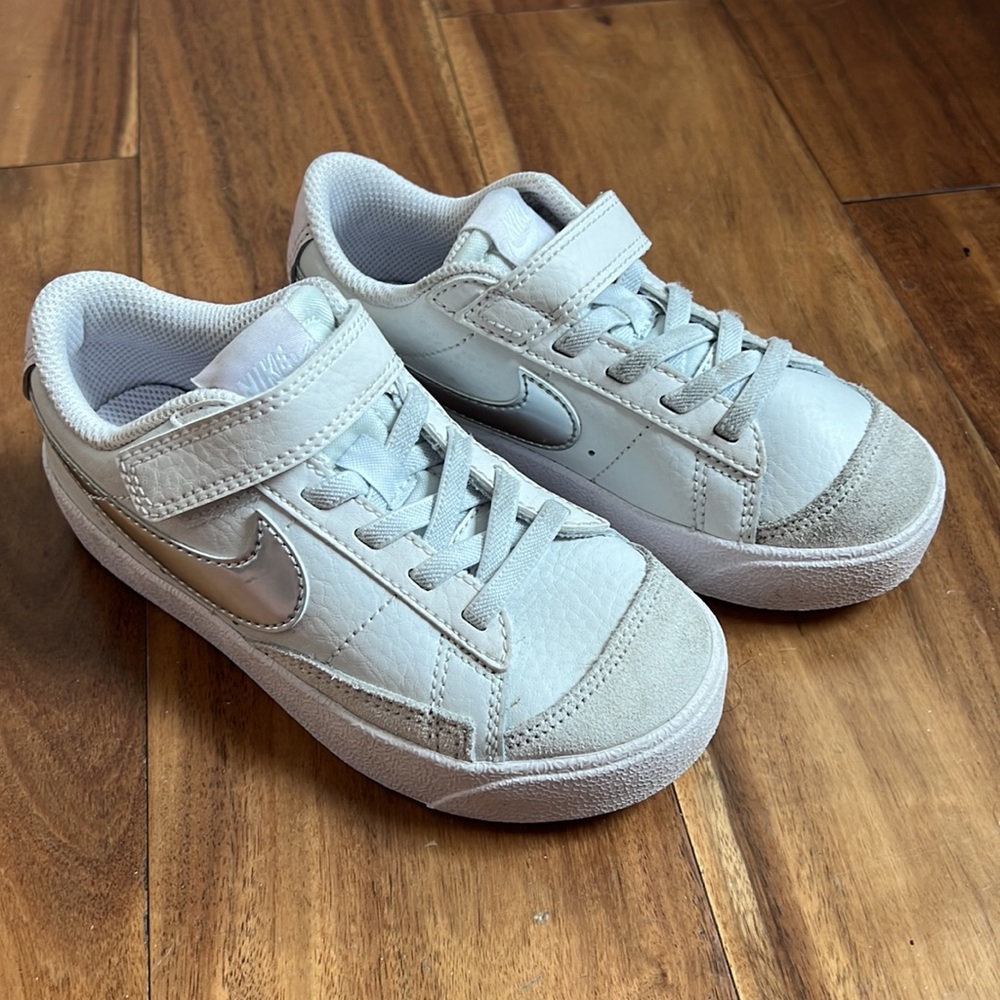 Nike Kids Blazer Low Sneaker with Silver Swoosh